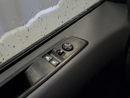 Opel Vivaro 2.0CDTI 150pk L3/H1 Trekhaak Euro 6! ActivLease financial lease