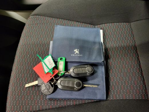 Peugeot Boxer 2.0BlueHDI 131pk L1/H2 Inrichting Euro 6! ActivLease financial lease