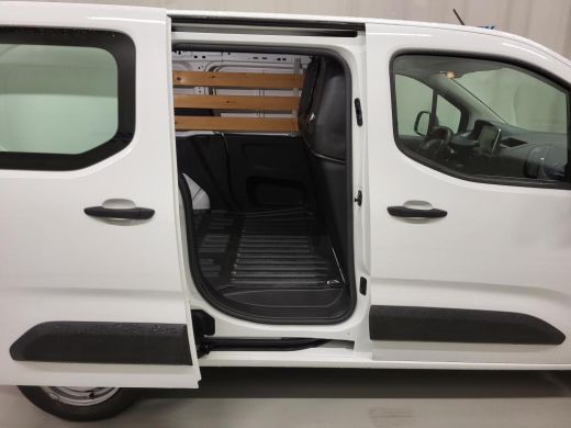 Peugeot Partner 1.2PureTech 111pk Benzine! ActivLease financial lease