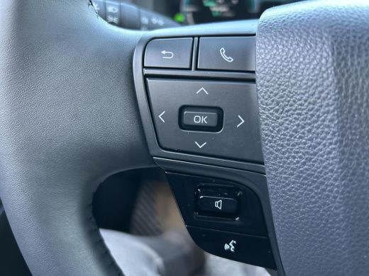 Toyota C-HR 2.0 Hybrid 200 First Edition ActivLease financial lease