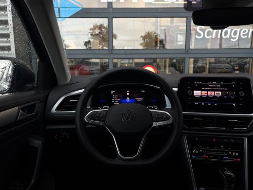 Volkswagen T-Roc 1.5 TSI 150 pk Life Edition 7-DSG | Achteruitrijcamera | Cruise control adaptief | Keyless entry/... ActivLease financial lease