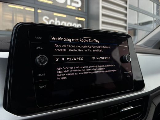 Volkswagen T-Roc 1.5 TSI 150 pk Life Edition 7-DSG | Achteruitrijcamera | Cruise control adaptief | Keyless entry/... ActivLease financial lease