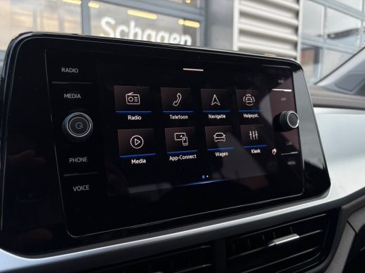 Volkswagen T-Roc 1.5 TSI 150 pk Life Edition 7-DSG | Achteruitrijcamera | Cruise control adaptief | Keyless entry/... ActivLease financial lease