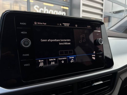 Volkswagen T-Roc 1.5 TSI 150 pk Life Edition 7-DSG | Achteruitrijcamera | Cruise control adaptief | Keyless entry/... ActivLease financial lease