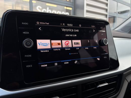 Volkswagen T-Roc 1.5 TSI 150 pk Life Edition 7-DSG | Achteruitrijcamera | Cruise control adaptief | Keyless entry/... ActivLease financial lease