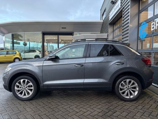 Volkswagen T-Roc 1.5 TSI 150 pk Life Edition 7-DSG | Achteruitrijcamera | Cruise control adaptief | Keyless entry/... ActivLease financial lease