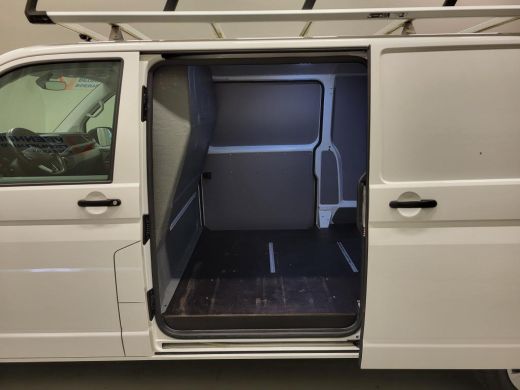 Volkswagen Transporter 2.0TDI 110pk L2/H1 2X Schuifdeur Euro 6! ActivLease financial lease