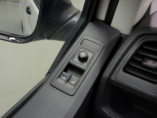 Volkswagen Transporter 2.0TDI 150pk L2/H1 Inrichting Euro 6! ActivLease financial lease