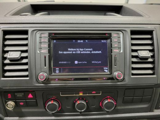 Volkswagen Transporter 2.0TDI L2/H1 Trekhaak Euro 6! ActivLease financial lease