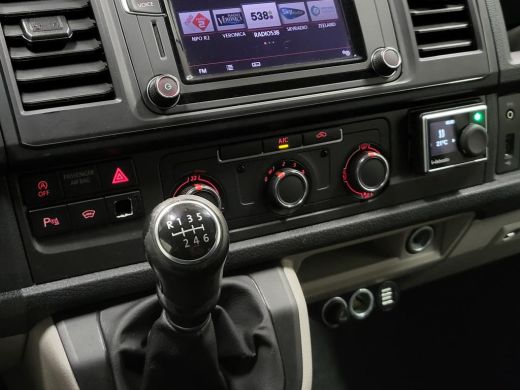 Volkswagen Transporter 2.0TSI 150pk L2/H1 Trekhaak Benzine! ActivLease financial lease