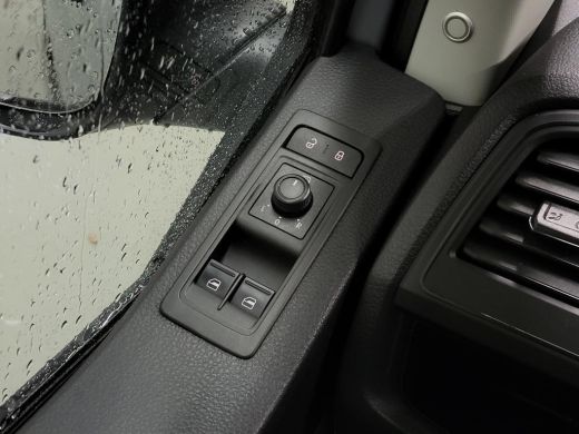 Volkswagen Transporter 2.0TSI 150pk L2/H1 Trekhaak Benzine! ActivLease financial lease