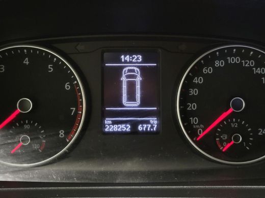 Volkswagen Transporter 2.0TSI 150pk L2/H1 Trekhaak Benzine! ActivLease financial lease