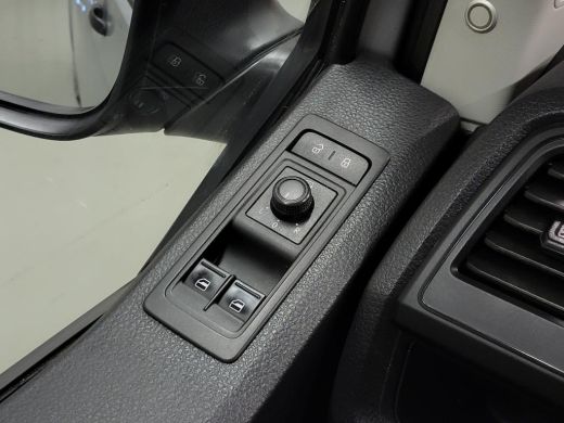 Volkswagen Transporter 2.0TSI 150pk L2/H1 Trekhaak Benzine! ActivLease financial lease