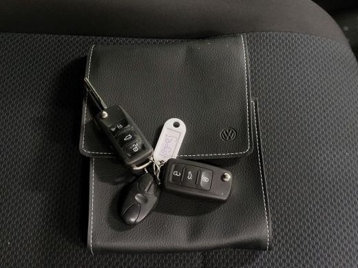 Volkswagen Transporter 2.0TSI 150pk L2/H1 Trekhaak Benzine! ActivLease financial lease