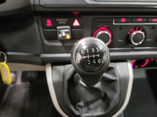 Volkswagen Transporter 2.0TSI 9-Personenbus - Excl. BTW / BPM vrij Benzine! ActivLease financial lease