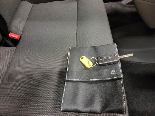 Volkswagen Transporter 2.0TSI 9-Personenbus - Excl. BTW / BPM vrij Benzine! ActivLease financial lease