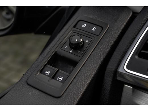 Volkswagen Transporter | L2H1 | LED | Camera | CarPlay | Navigatie | Cruise | Airco | PDC | Euro 6 ActivLease financial lease