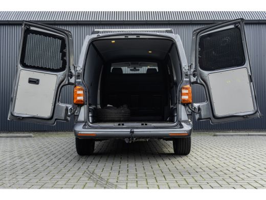 Volkswagen Transporter | L2H1 | LED | Camera | CarPlay | Navigatie | Cruise | Airco | PDC | Euro 6 ActivLease financial lease
