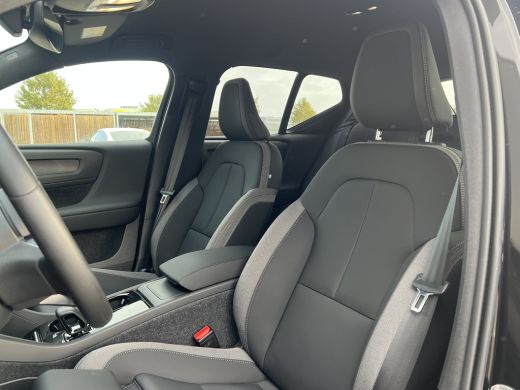 Volvo  EX40 Single Motor Extended Range Plus 82 kWh | BlackPack | Trekhaak | Pixel led | Sportstoelen | Keyle... ActivLease financial lease