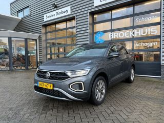 Volkswagen T-Roc 1.5 TSI 150 pk Life Edition 7-DSG | Achteruitrijcamera | Cruise control adaptief | Keyless entry/...
