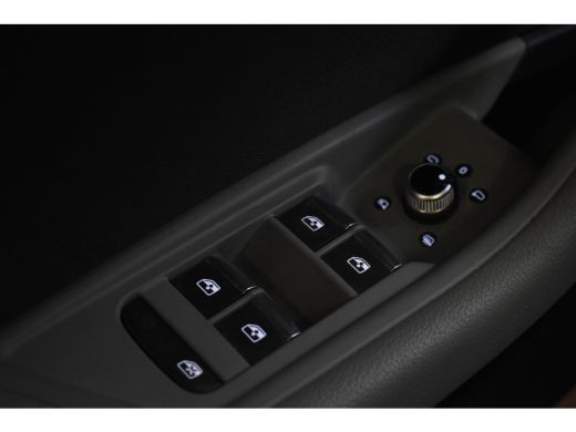 Audi A4 Avant 35 TFSI 2.0 150PK PRO LINE NAVI/CAMERA/LED ActivLease financial lease