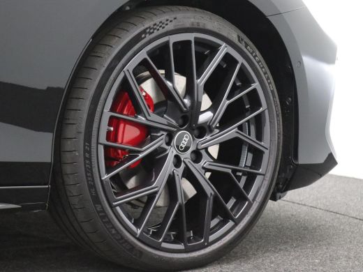 Audi A6 Avant 2.0 e-hybrid quattro S edition Competition 367 PK Sportstoelen plus, head-up, B&O sound, Lu... ActivLease financial lease