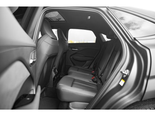 Audi Q3 S edition | Adaptive cruise control | Audi sound system | Cruise control ActivLease financial lease