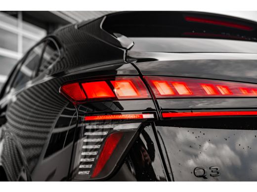 Audi Q3 S edition | Adaptive cruise control | Audi sound system | Cruise control ActivLease financial lease