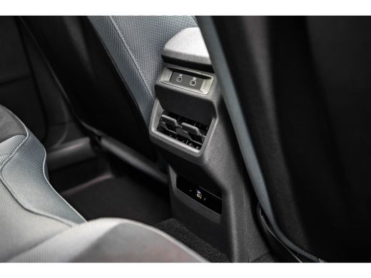 Audi Q3 S edition | Adaptive cruise control | Audi sound system | Cruise control ActivLease financial lease