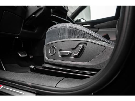 Audi Q3 S edition | Adaptive cruise control | Audi sound system | Cruise control ActivLease financial lease