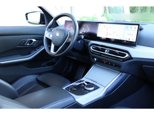 BMW 3 Serie 320e 204PK PHEV BUSINESS SPORT LEDER/CARPLAY/NIEUW-TYPE ActivLease financial lease