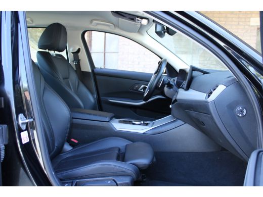 BMW 3 Serie 320e 204PK PHEV BUSINESS SPORT LEDER/CARPLAY/NIEUW-TYPE ActivLease financial lease