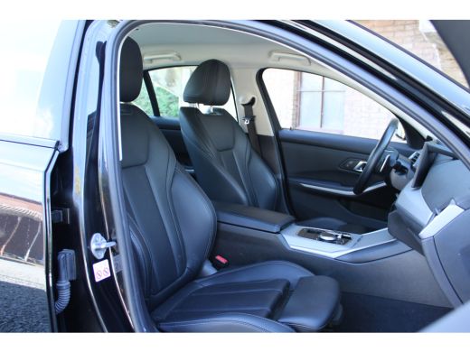 BMW 3 Serie 320e 204PK PHEV BUSINESS SPORT LEDER/CARPLAY/NIEUW-TYPE ActivLease financial lease