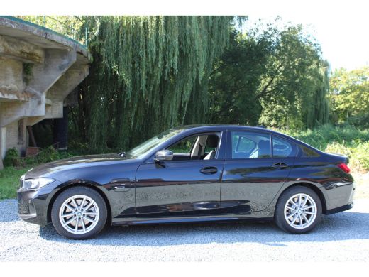 BMW 3 Serie 320e 204PK PHEV BUSINESS SPORT LEDER/CARPLAY/NIEUW-TYPE ActivLease financial lease