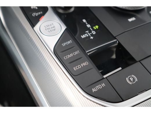 BMW 3 Serie 330i M-Sport Panorama / Harman Kardon / Laser / Leder / M Performance / ActivLease financial lease