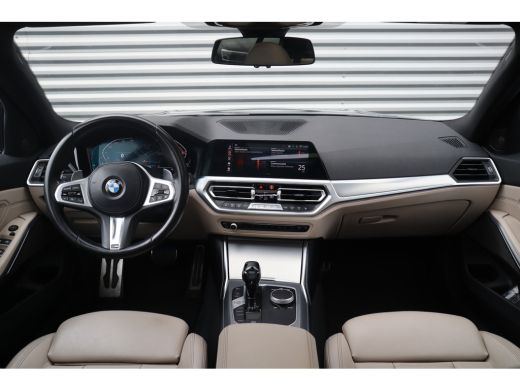 BMW 3 Serie 330i M-Sport Panorama / Harman Kardon / Laser / Leder / M Performance / ActivLease financial lease