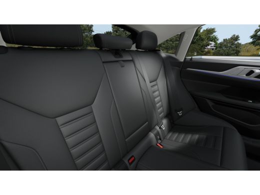 BMW i4 eDrive35 / Achteruitrijcamera / Stoelverwarming / Widescreen Display / Airconditioning / Active C... ActivLease financial lease