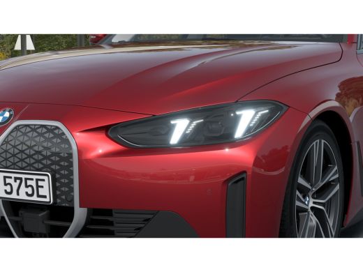 BMW i4 eDrive35 / Achteruitrijcamera / Stoelverwarming / Widescreen Display / Airconditioning / Active C... ActivLease financial lease