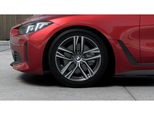 BMW i4 eDrive35 / Achteruitrijcamera / Stoelverwarming / Widescreen Display / Airconditioning / Active C... ActivLease financial lease