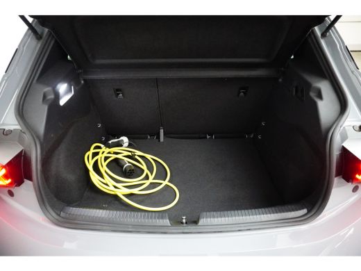 CUPRA Born Essential 62 kWh | Stoel-/stuurverwarming | Adaptive Cruise Control | Camera | Climate Control | ... ActivLease financial lease