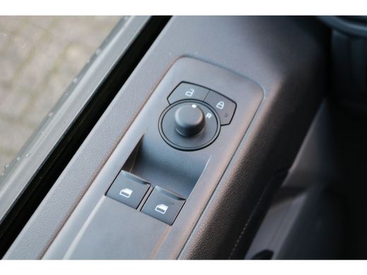 Ford E-Transit Custom 340 L2 H1 Trend 65 kWh (direct leverbaar) ActivLease financial lease