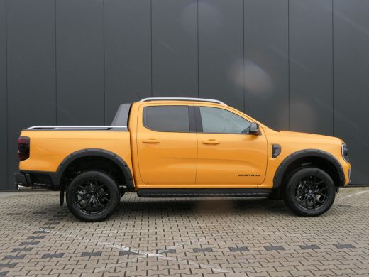 Ford Ranger 2.3 Wildtrak Double Cab PHEV | Custom RVS uitlaat | 20'' | Wielkastverbreders | Camera | Adaptive... ActivLease financial lease
