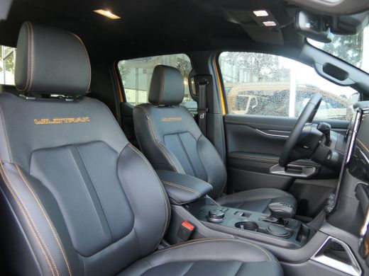 Ford Ranger 2.3 Wildtrak Double Cab PHEV | Custom RVS uitlaat | 20'' | Wielkastverbreders | Camera | Adaptive... ActivLease financial lease