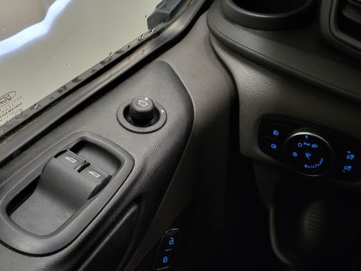 Ford Transit Custom 2.0TDCI 130pk L2/H2 2800kg Trekgewicht Euro 6! ActivLease financial lease