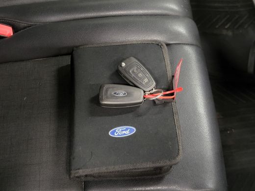 Ford Transit Custom 2.0TDCI 130pk L2/H2 2800kg Trekgewicht Euro 6! ActivLease financial lease