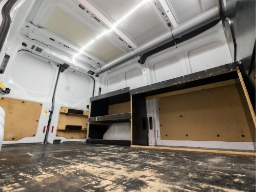 Ford Transit Custom 270 2.0 TDCI L1H1 (AIRCO, 3 ZITPLAATSEN, BLUETOOTH, SPORTSTOELEN, TREKHAAK, NIEUWE APK, NIEUWSTAAT) ActivLease financial lease