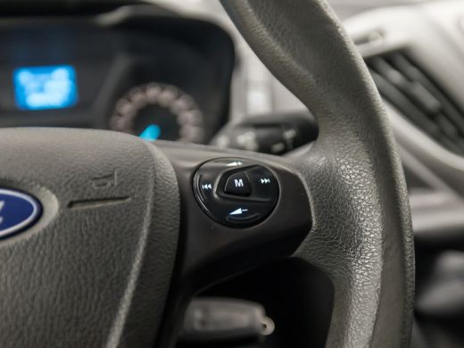 Ford Transit Custom 270 2.0 TDCI L1H1 (AIRCO, 3 ZITPLAATSEN, BLUETOOTH, SPORTSTOELEN, TREKHAAK, NIEUWE APK, NIEUWSTAAT) ActivLease financial lease