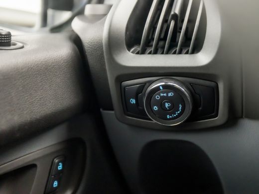 Ford Transit Custom 270 2.0 TDCI L1H1 (AIRCO, 3 ZITPLAATSEN, BLUETOOTH, SPORTSTOELEN, TREKHAAK, NIEUWE APK, NIEUWSTAAT) ActivLease financial lease