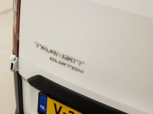 Ford Transit Custom 270 2.0 TDCI L1H1 (AIRCO, 3 ZITPLAATSEN, BLUETOOTH, SPORTSTOELEN, TREKHAAK, NIEUWE APK, NIEUWSTAAT) ActivLease financial lease