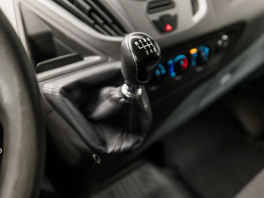 Ford Transit Custom 270 2.0 TDCI L1H1 (AIRCO, 3 ZITPLAATSEN, BLUETOOTH, SPORTSTOELEN, TREKHAAK, NIEUWE APK, NIEUWSTAAT) ActivLease financial lease